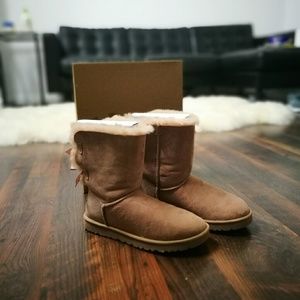 UGG Austrailia Women's Bailey Bow Boots Size 7